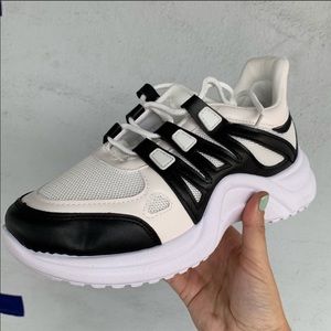 Tennis shoes— NEED TO GO!